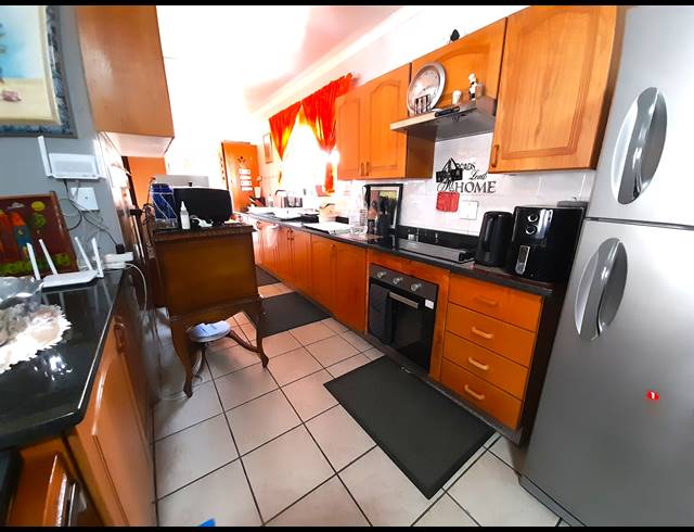 3 BEDROOM TOWNHOUSE FOR SALE IN ARCON PARK